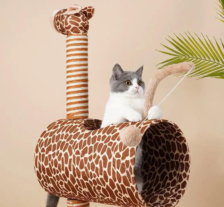 large-giraffe-cat-tree-with-platform